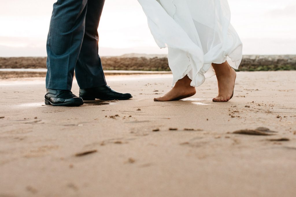 Elopement Casamento Sintra-Lisboa close dos pés do noivo