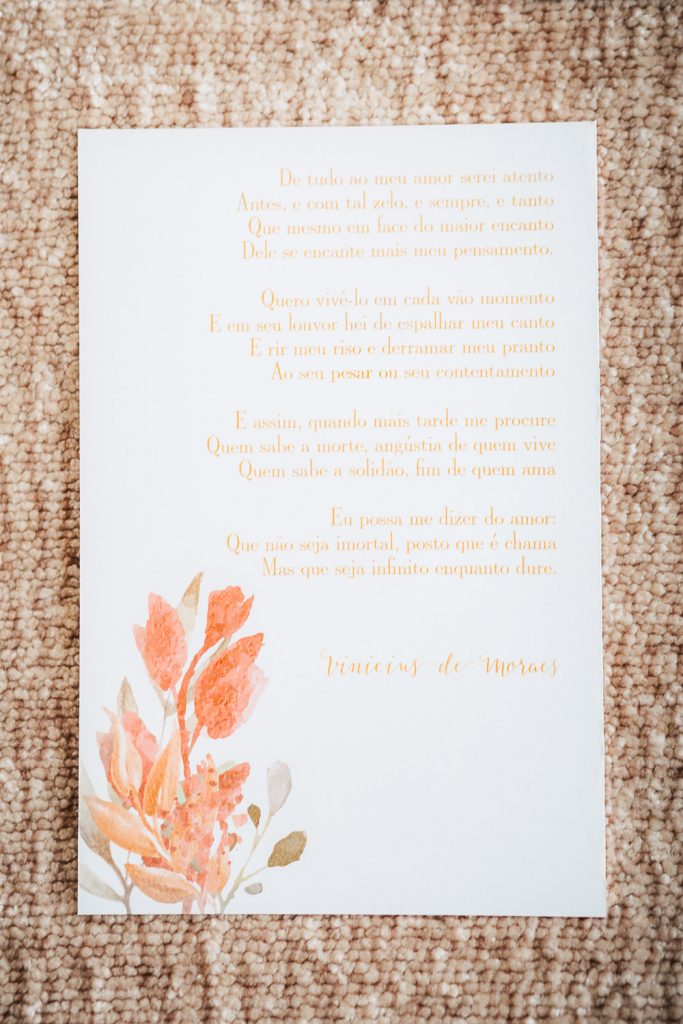 convite de casamento em tom rosa