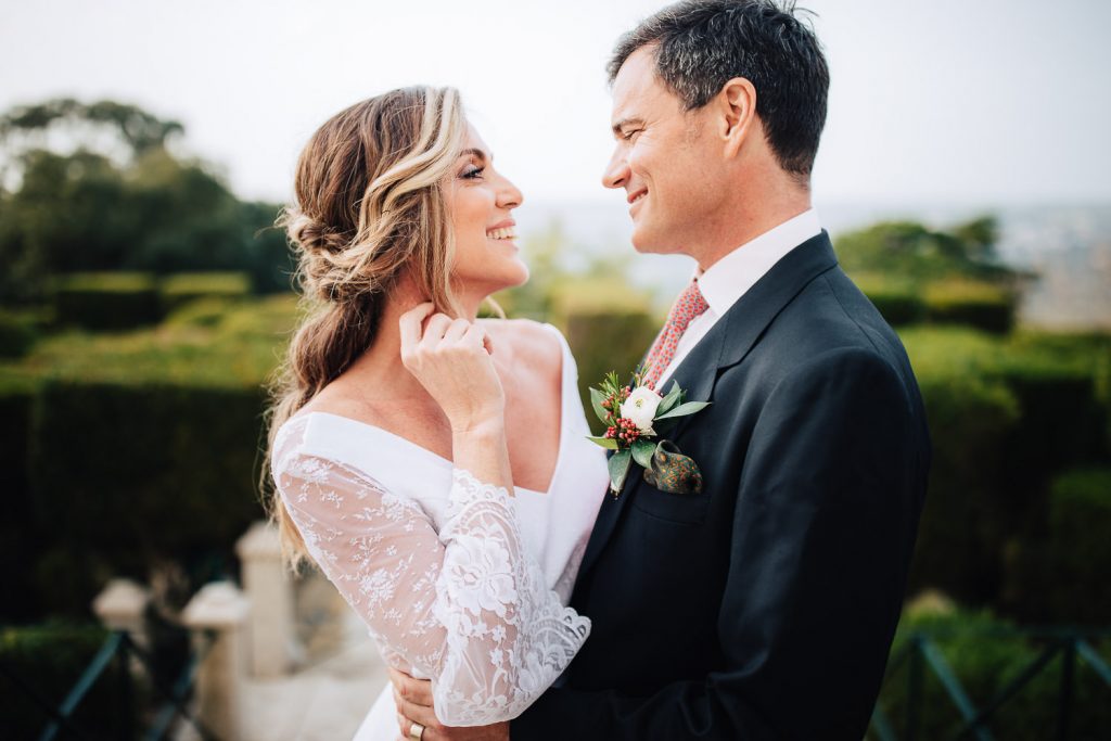 colse do rosto dos noivos