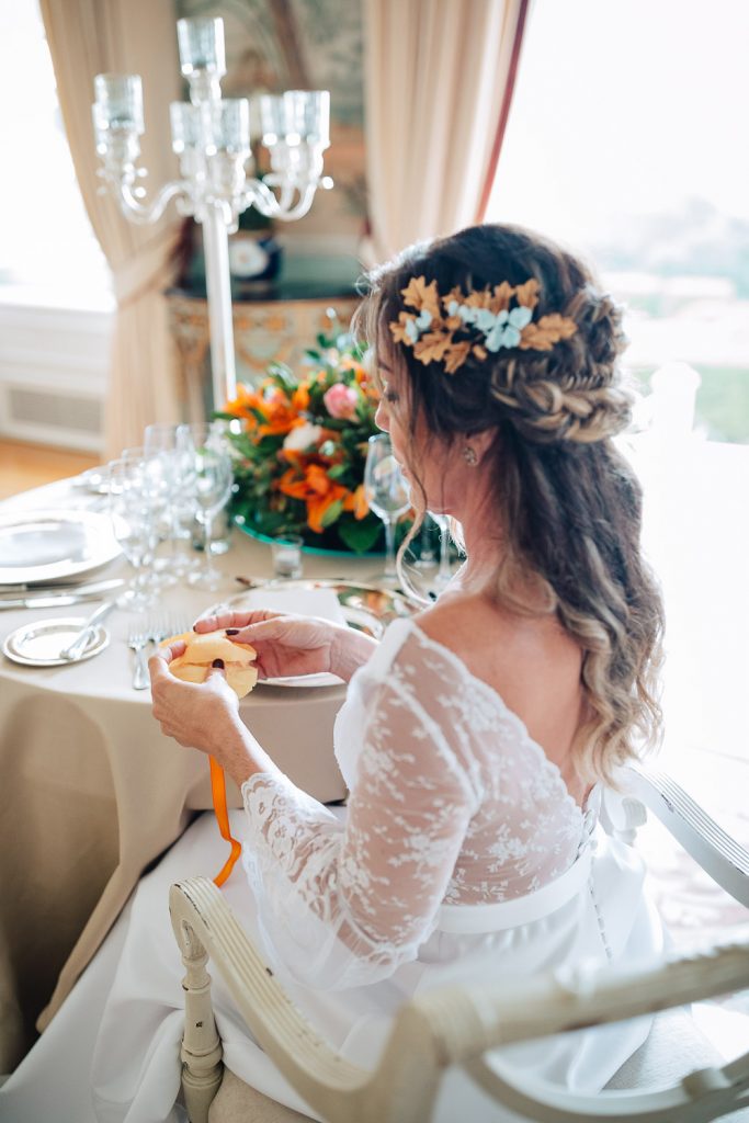 noiva abrindo um bem-casado Ilze Cunha