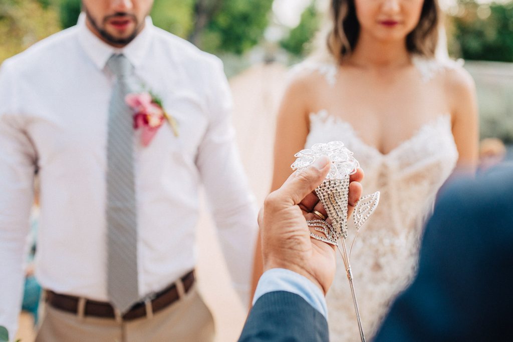 destination wedding palácio estoi close das alianças na cerimonia