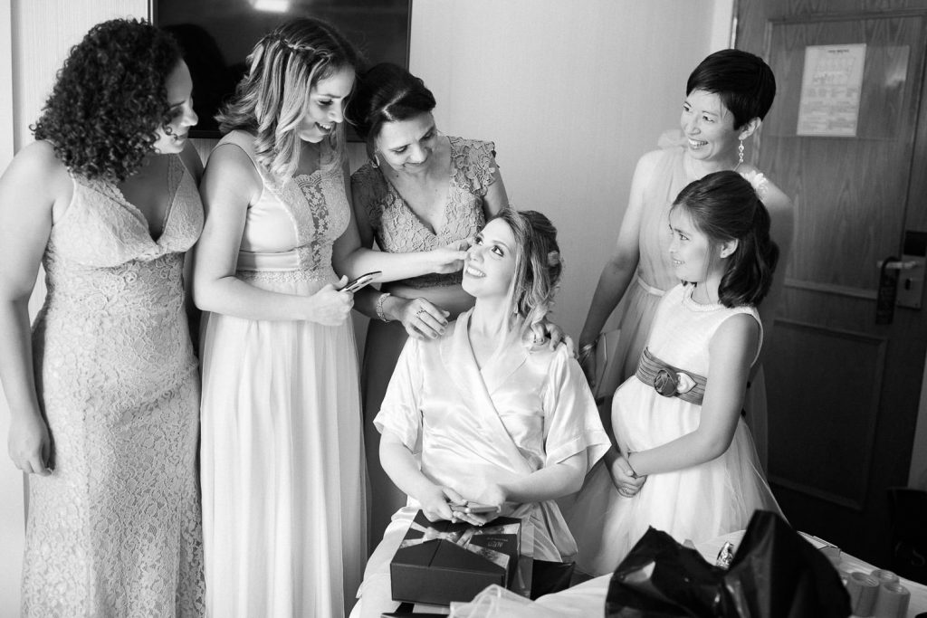 Destination Wedding Madrid Espanha noiva e familiares no making of