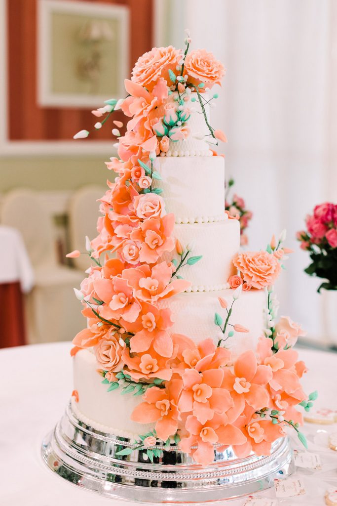 Destination Wedding Madrid Espanha bolo em tons laranjas