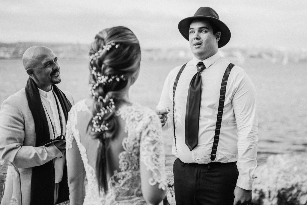 Elopement Alma lisboeta em Lisboa noivo chorando na cerimonia