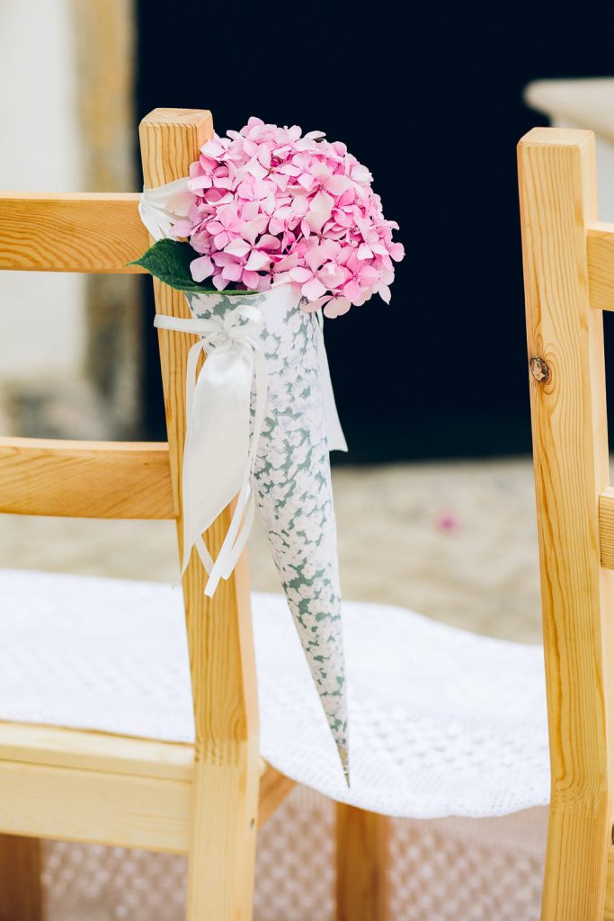 elopement boho quinta de alcube detalhes da cadeira em tons rosas