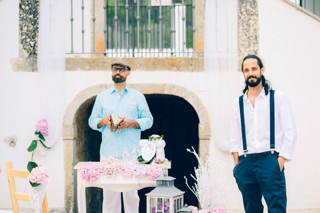 elopement boho quinta de alcube noivo esperando a sua noiva na cerimonia