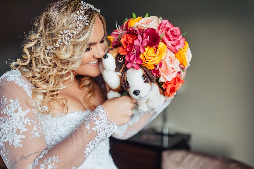 noiva com seu buquê