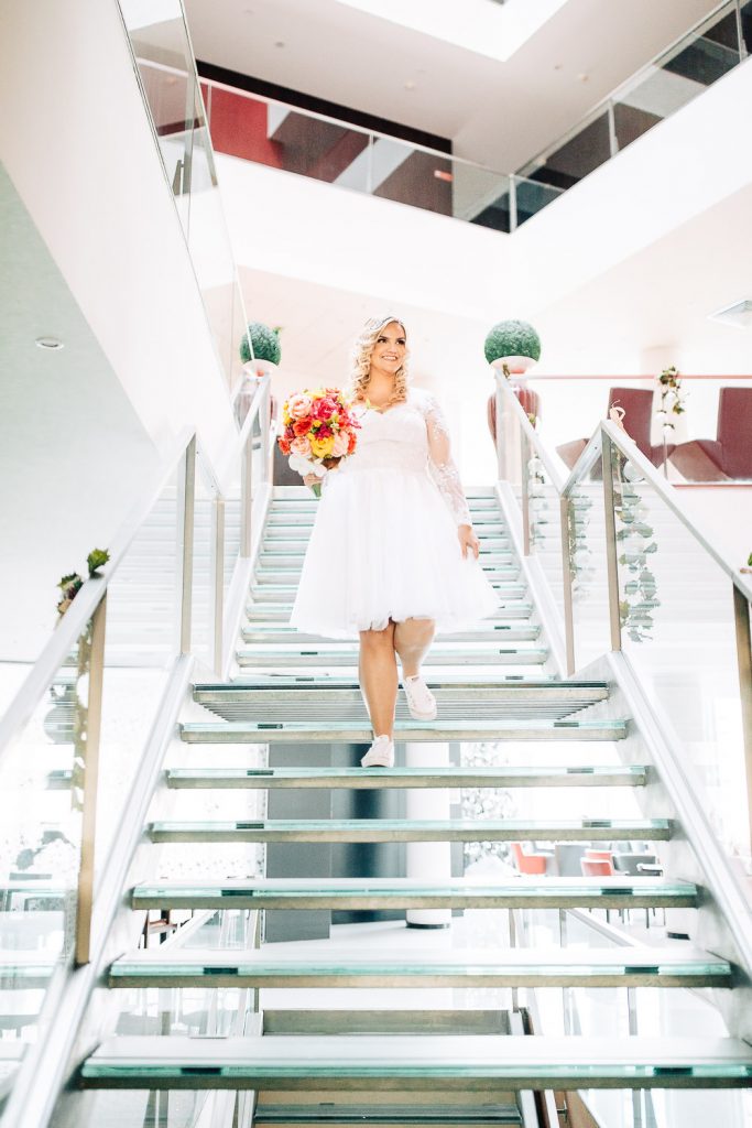 Noiva descendo a escada
