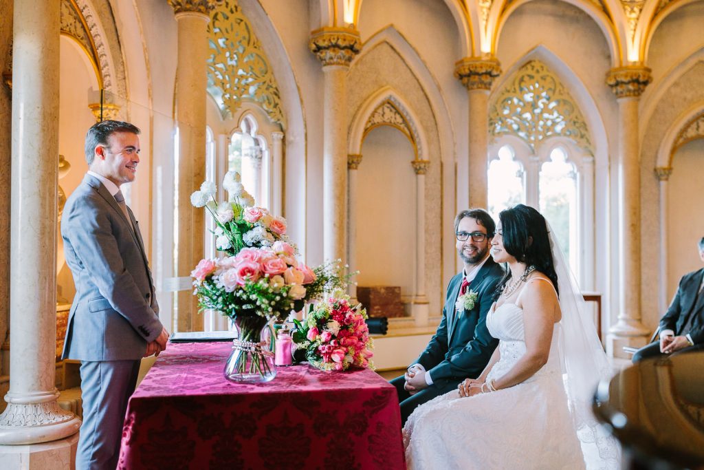 noivos na cerimônia