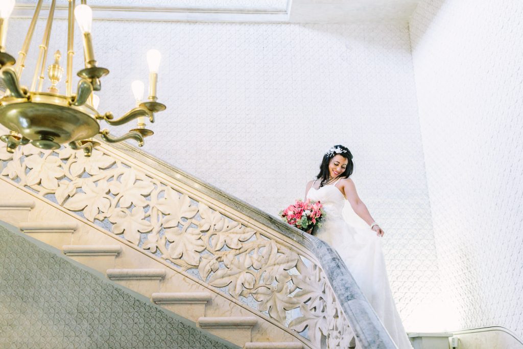 retrato da noiva na escada