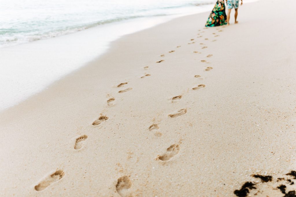 ensaio-praia-da marinha pegadas na areia