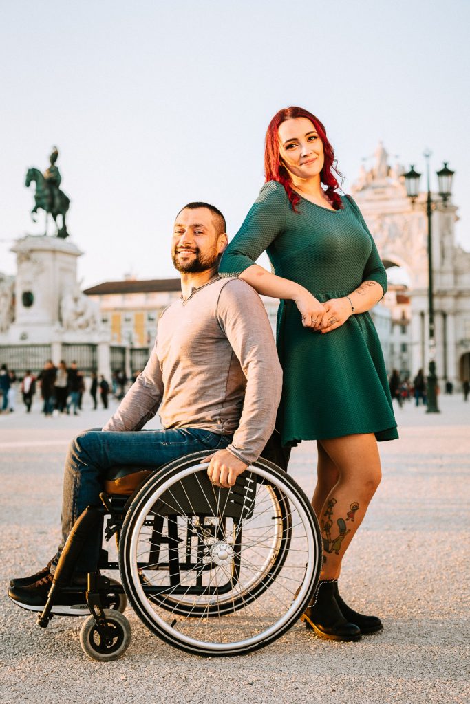 retrato de casal ele cadeirante