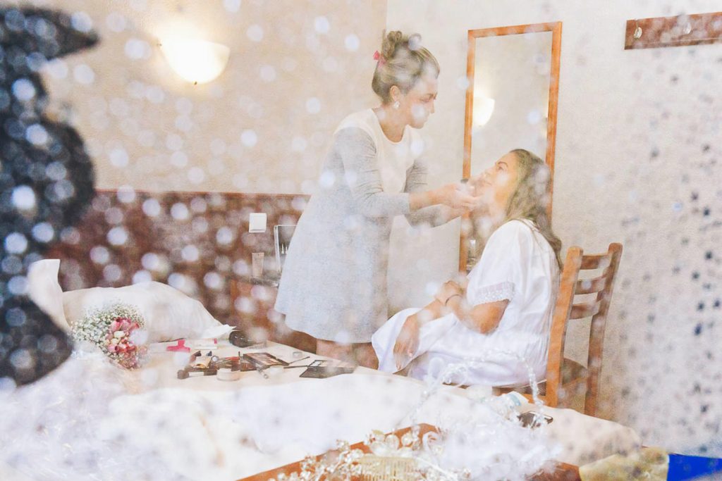 vila casamento sintra lisboa porugal noiva se arrumando no hotel Amadora Palace