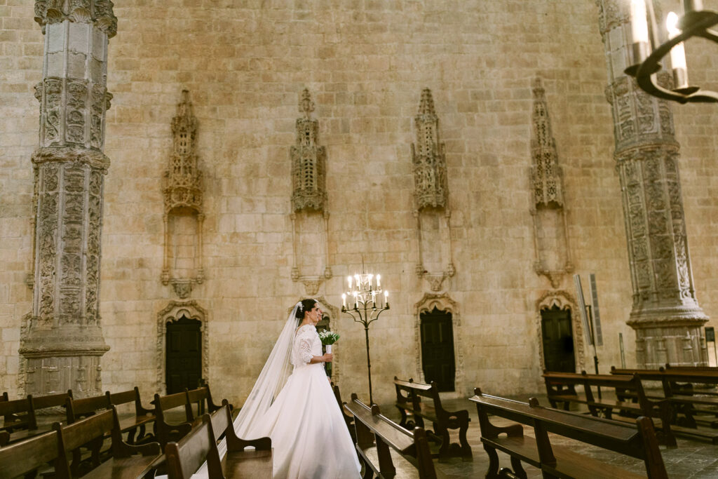 Noiva entrando no Mosteiro-dos-Jerónimos