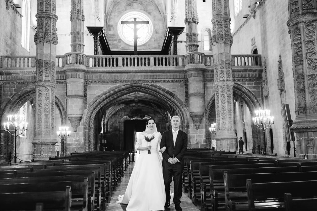 noiva com seu pai no Mosteiro-dos-Jerónimos
